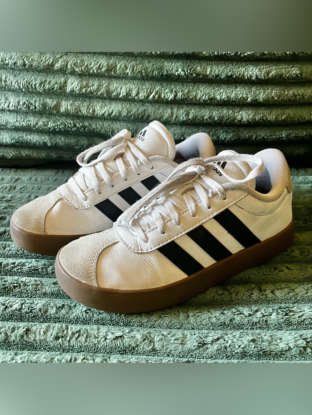 Adidas Youth Samba sneakers